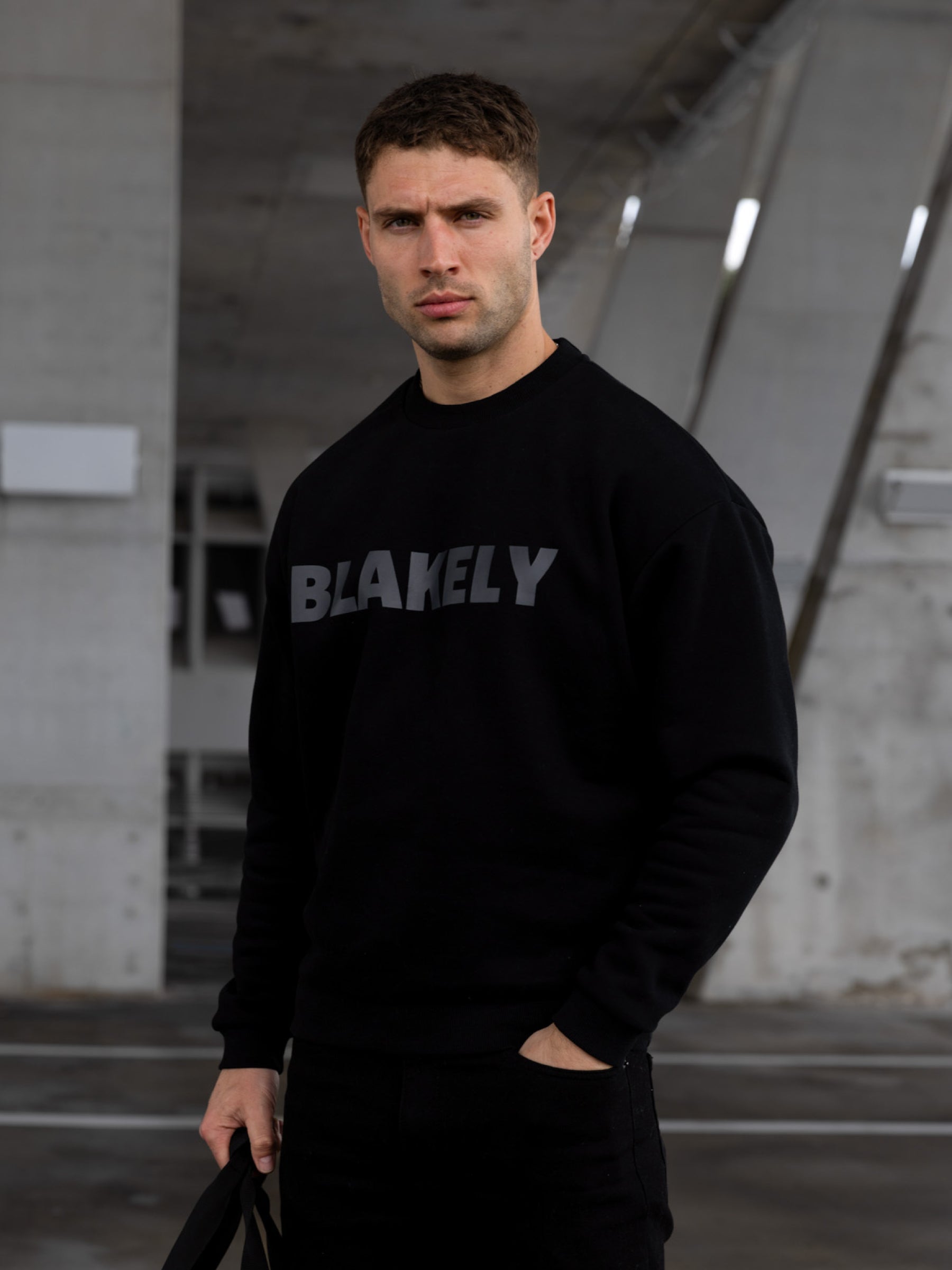 Studio Relaxed Jumper - Tonal Black
